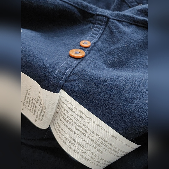 Abercrombie pair of chamois button down shirts - Picture 8 of 10